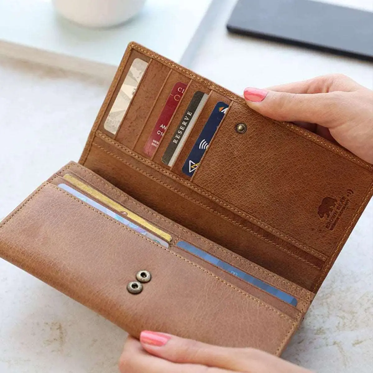 ladies-wallet-with-flap-closure-in-genuine-leather-876879
